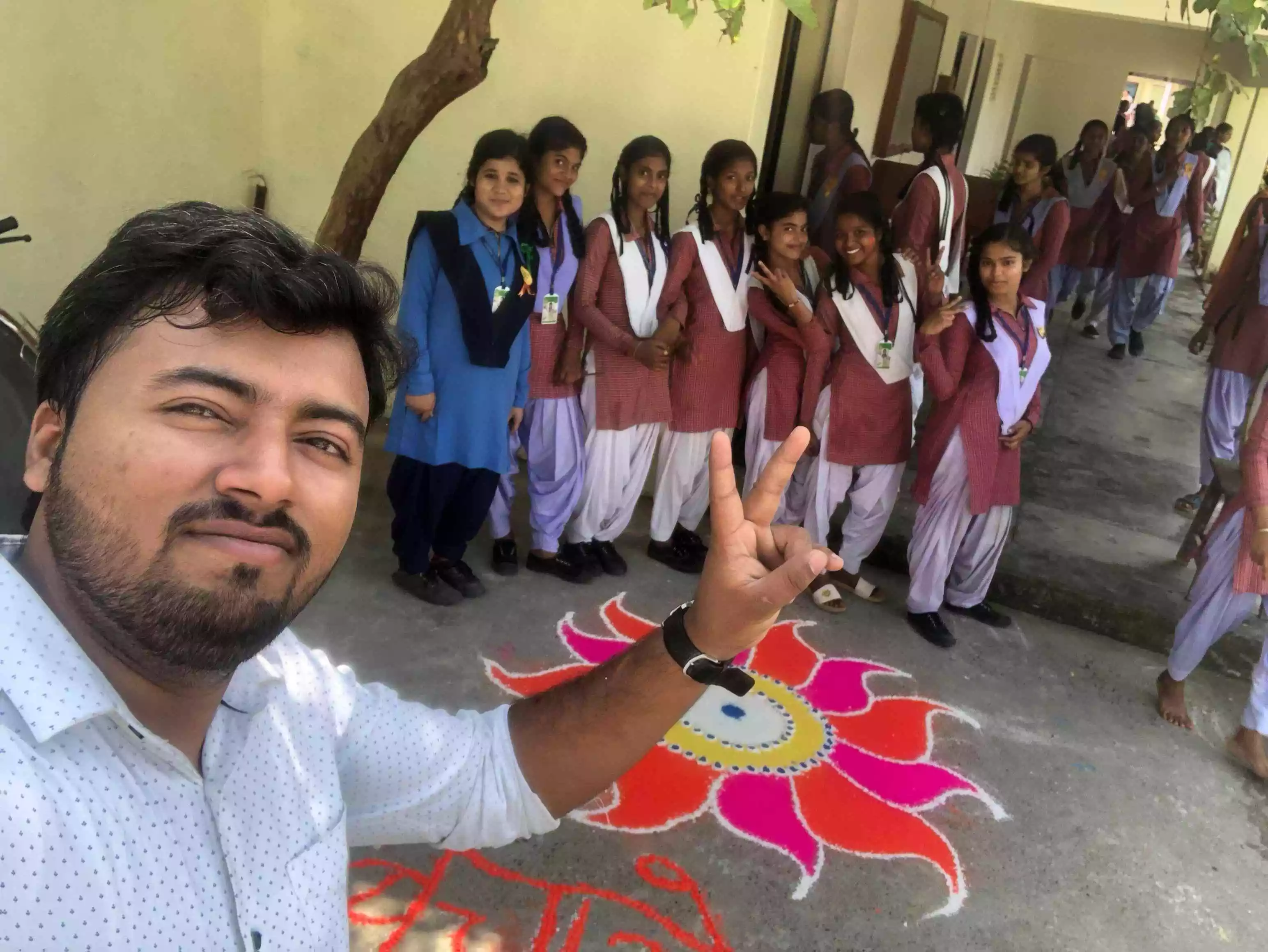 SUPPORTED SMART EDUCATION TO GOVT GIRLS STUDENTS